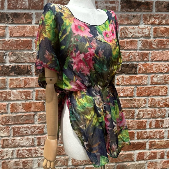 Coco + Carmen one size fits all floral swimsuit cover up / Excellent condition - Picture 4 of 13